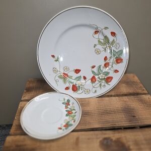 Vintage Avon 2 Pc Strawberry Vine Salad Plate and Butter Pat Set